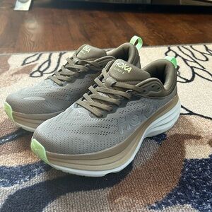 Hoka Bondi 8